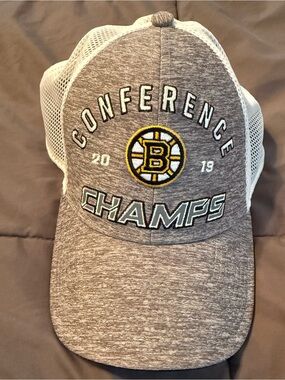 Boston Bruins hat